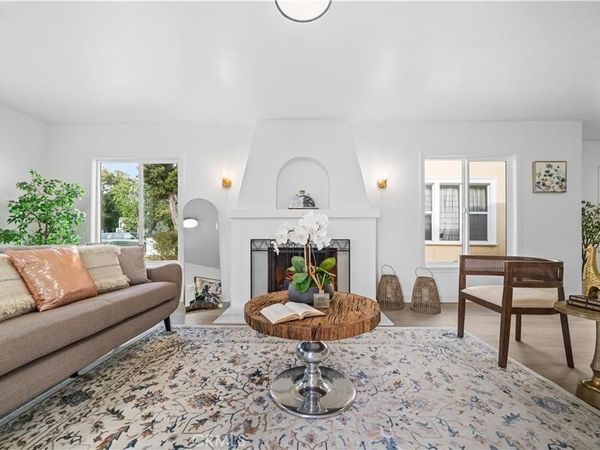 1558 Hauser, Los Angeles, CA 90019