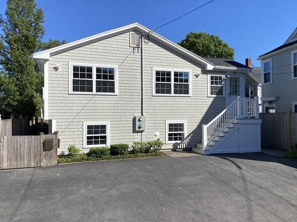 39 Warren Street, Unit 1B, Newburyport, MA 01950