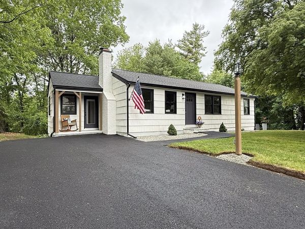 20 Marc Ave, Southbridge, MA 01550