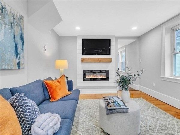 42 School St, Unit 2, Salem, MA 01970