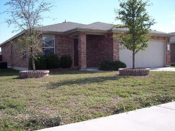 208 Carol Ave , Leander, TX 78641