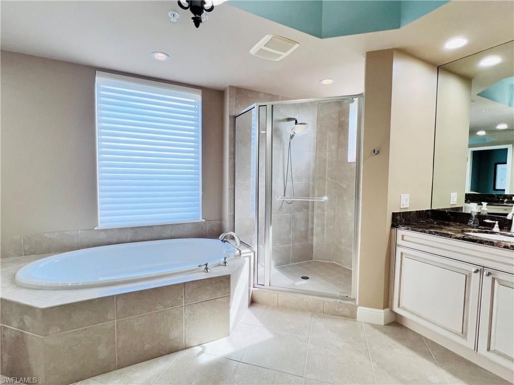 23850 Via Italia Cir , Unit 1601, Estero, FL 34134 Photo