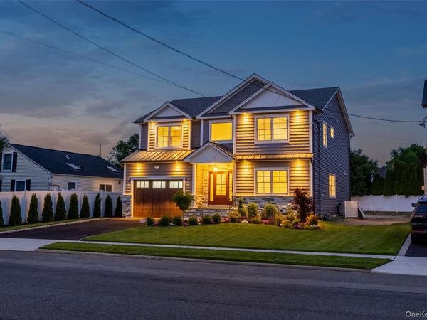 92 Biltmore Boulevard , Massapequa, NY 11758