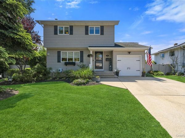 2448 Wallen Lane , North Bellmore, NY 11710