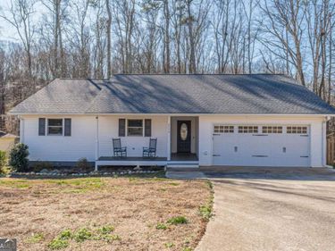 4779 Countryside Drive, Flowery Branch, GA 30542