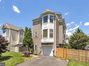 8250 2ND AVENUE , VIENNA, VA 22182