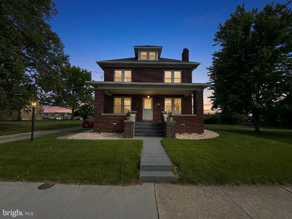 579 E KING STREET , LITTLESTOWN, PA 17340