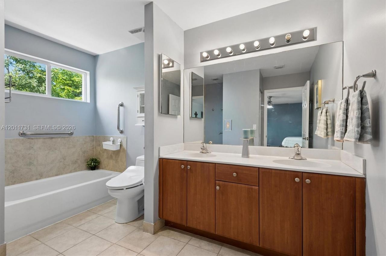 2949 SW 18th Ter , Fort Lauderdale, FL 33315 Photo