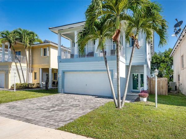 3179 NE 4th St , Homestead, FL 33033
