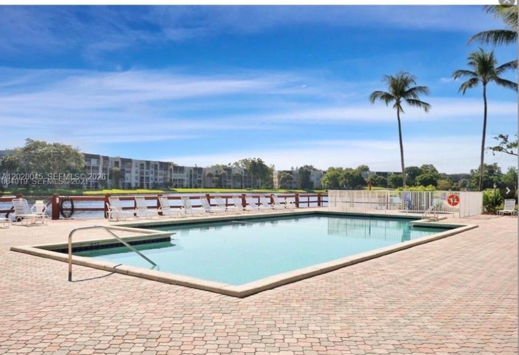 9480 Tangerine Pl , Unit 404, Davie, FL 33324 Photo