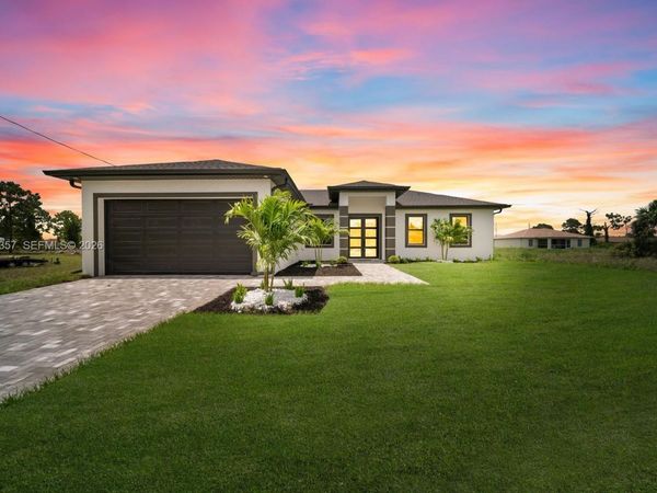 3114 39TH ST SW , Lehigh Acres, FL 33976