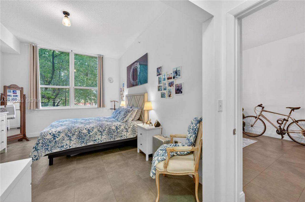31 SE 5th St , Unit 203, Miami, FL 33131 Photo