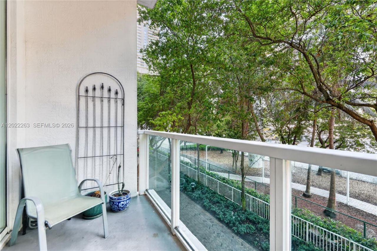 31 SE 5th St , Unit 203, Miami, FL 33131 Photo