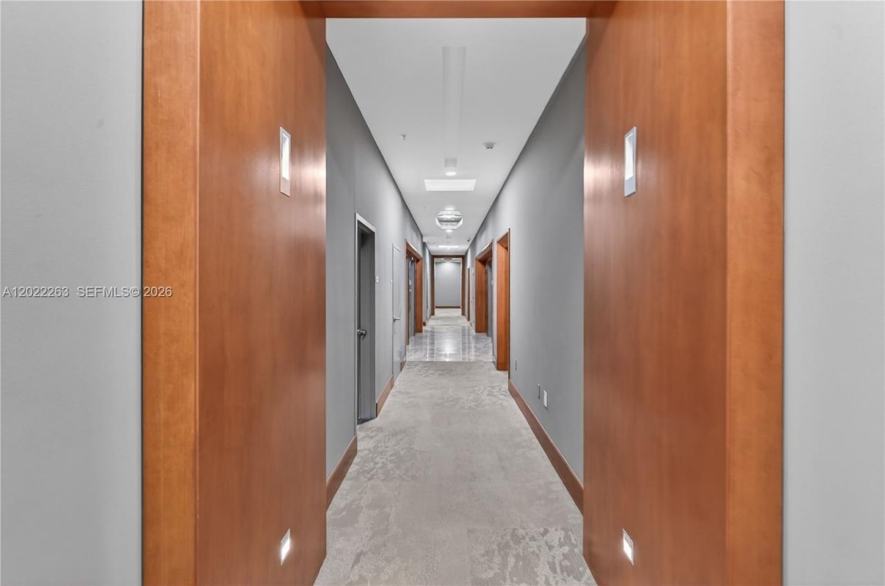 31 SE 5th St , Unit 203, Miami, FL 33131 Photo