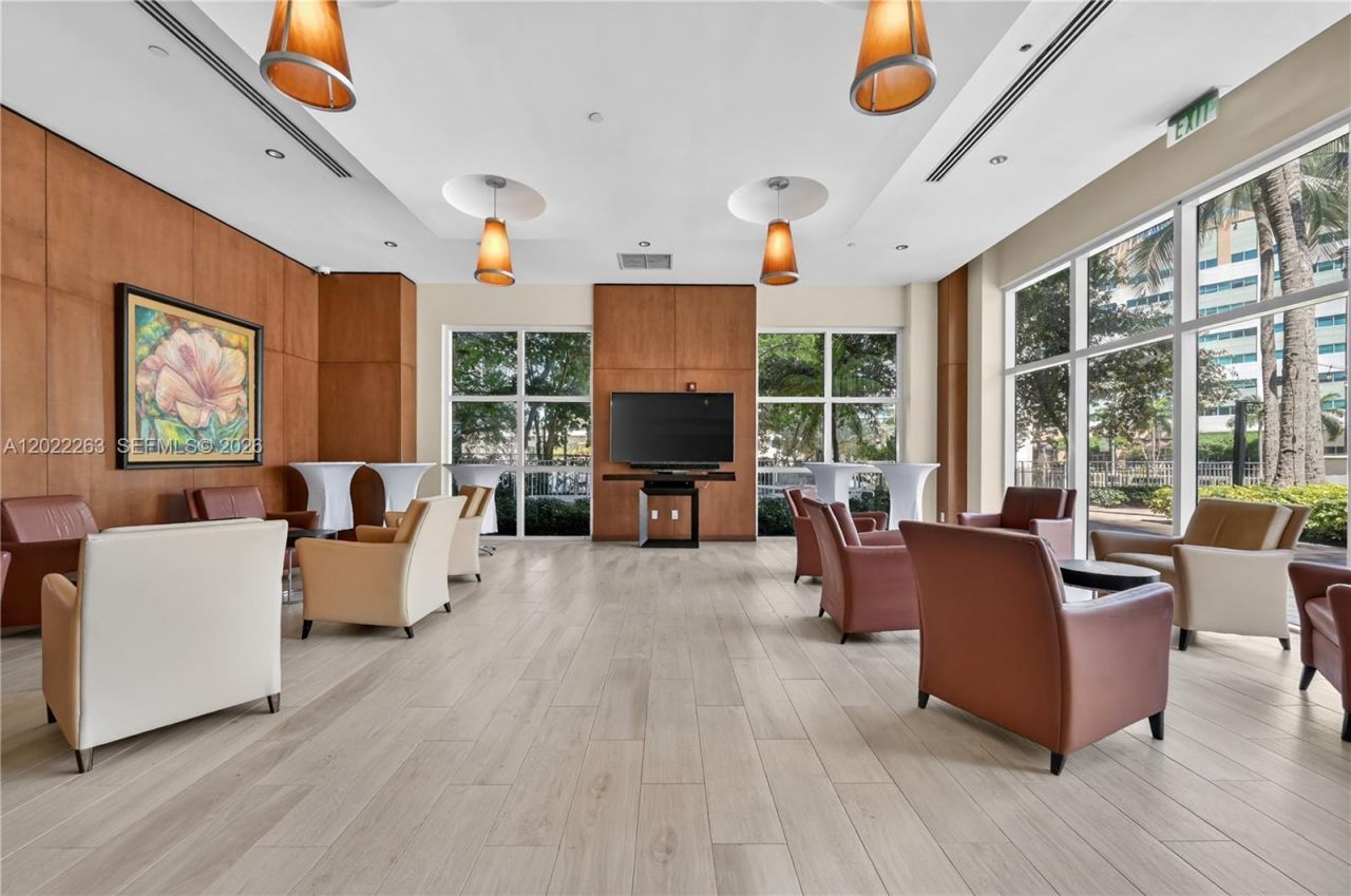 31 SE 5th St , Unit 203, Miami, FL 33131 Photo
