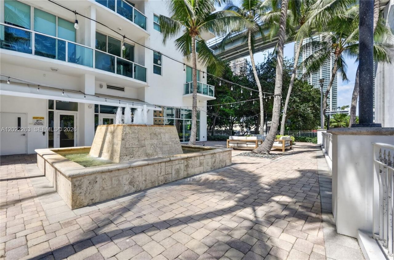 31 SE 5th St , Unit 203, Miami, FL 33131 Photo