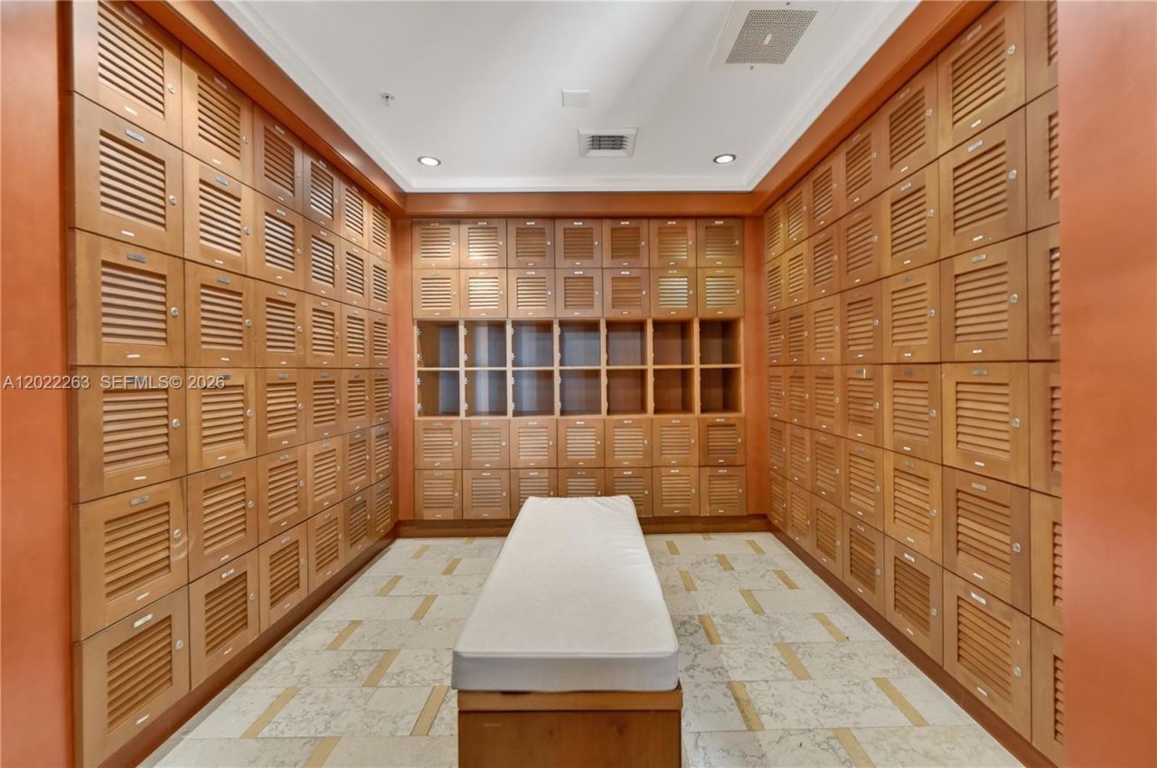 31 SE 5th St , Unit 203, Miami, FL 33131 Photo