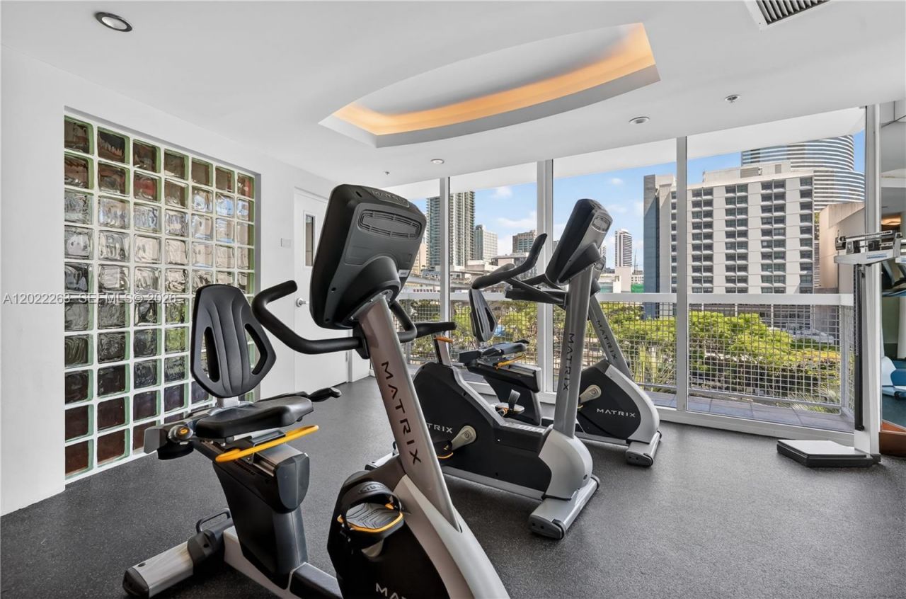 31 SE 5th St , Unit 203, Miami, FL 33131 Photo