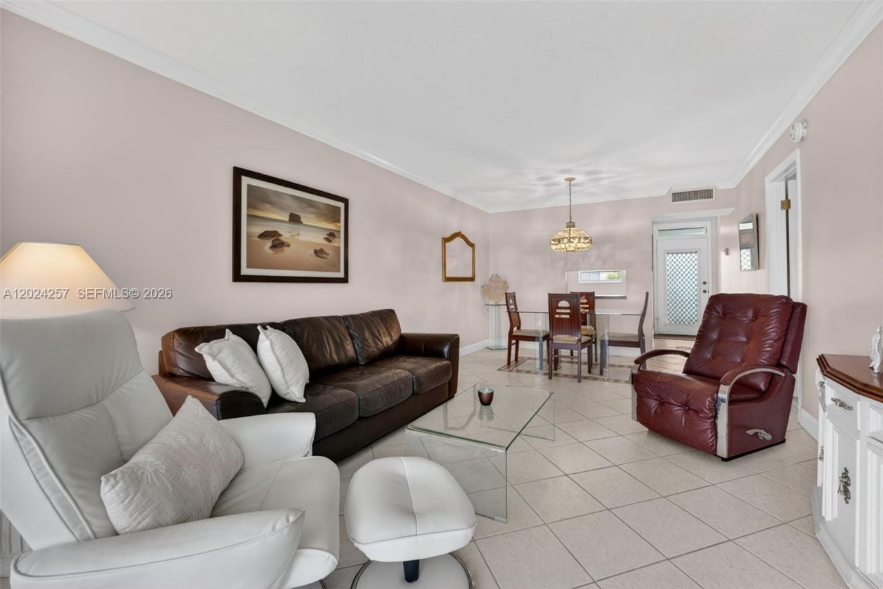 2800 NW 47th Ter , Unit 303B, Lauderdale Lakes, FL 33313 Photo