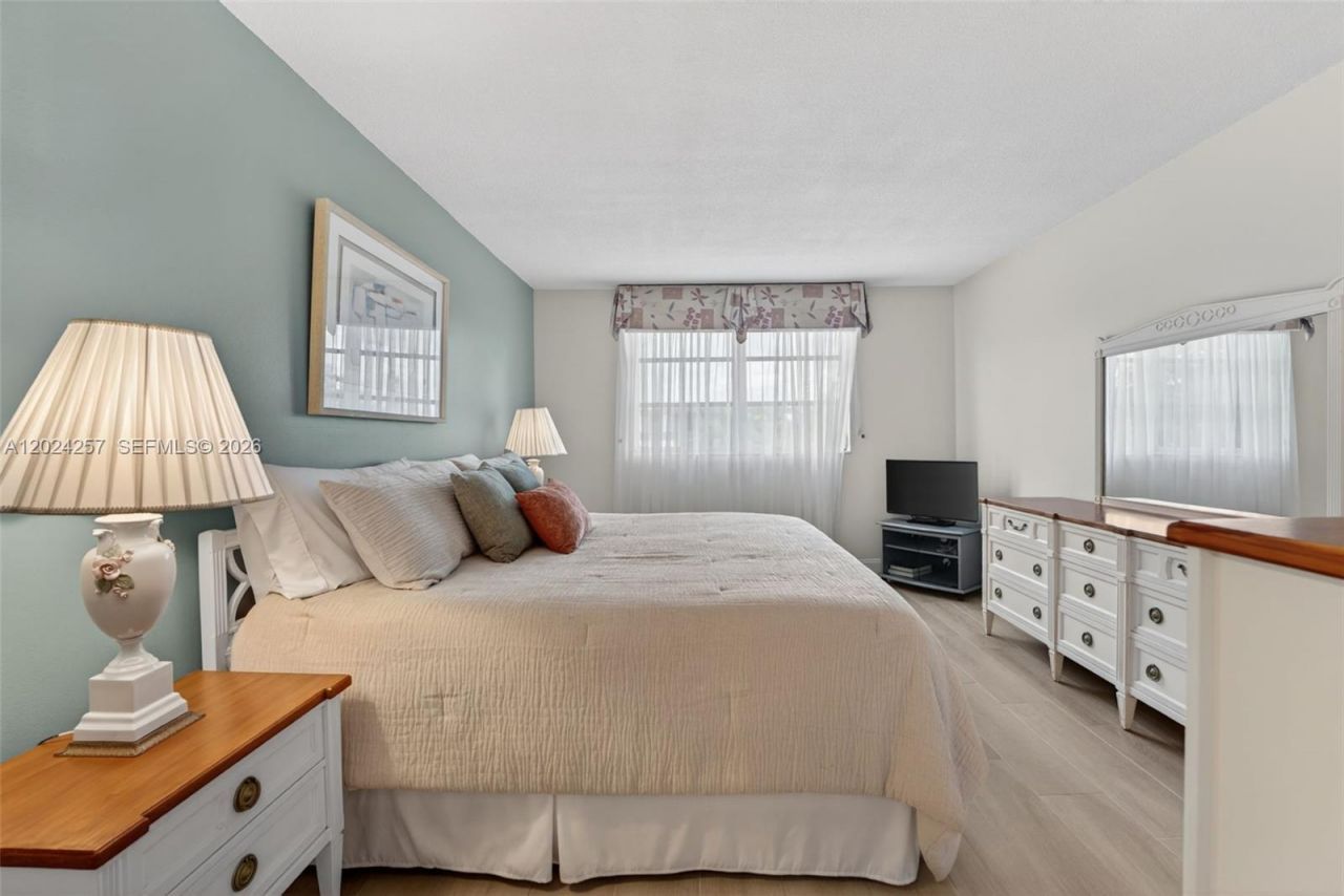 2800 NW 47th Ter , Unit 303B, Lauderdale Lakes, FL 33313 Photo