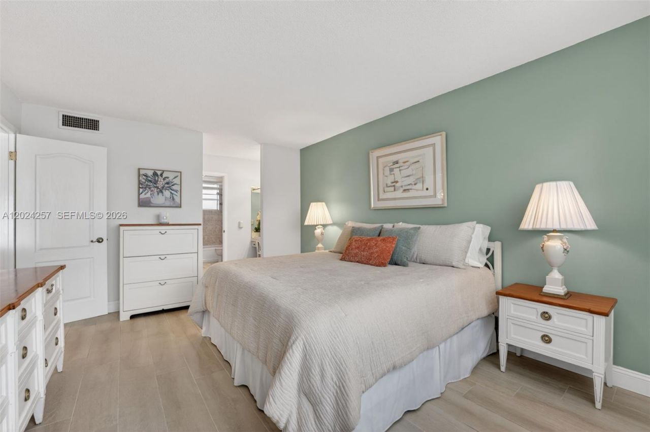 2800 NW 47th Ter , Unit 303B, Lauderdale Lakes, FL 33313 Photo