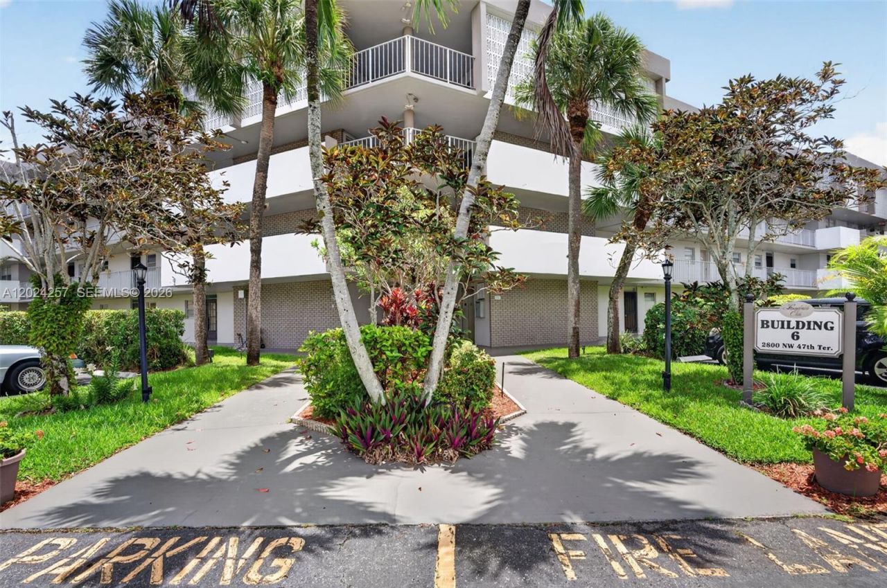 2800 NW 47th Ter , Unit 303B, Lauderdale Lakes, FL 33313 Photo