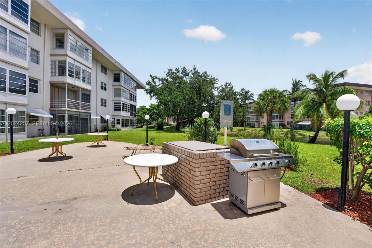 2800 NW 47th Ter , Unit 303B, Lauderdale Lakes, FL 33313 Photo