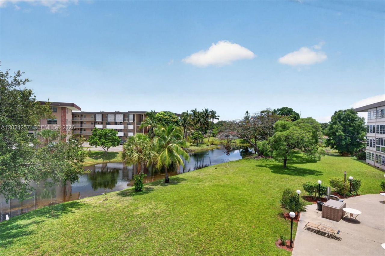 2800 NW 47th Ter , Unit 303B, Lauderdale Lakes, FL 33313 Photo