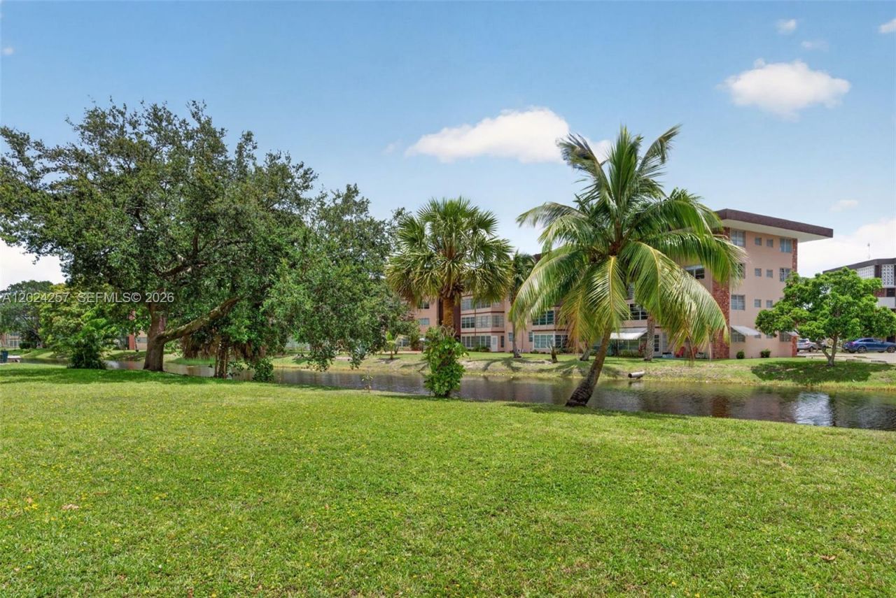 2800 NW 47th Ter , Unit 303B, Lauderdale Lakes, FL 33313 Photo