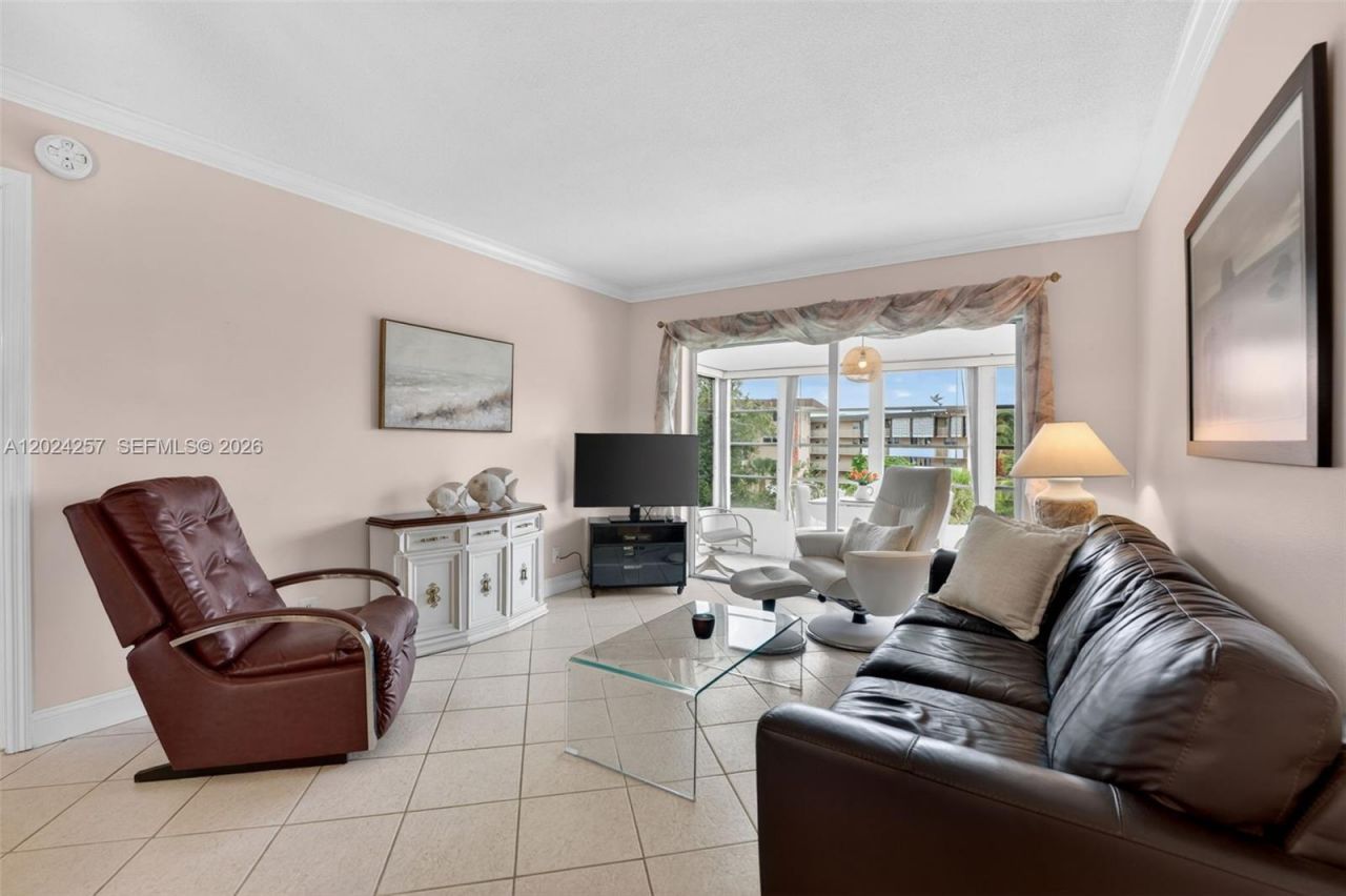 2800 NW 47th Ter , Unit 303B, Lauderdale Lakes, FL 33313 Photo