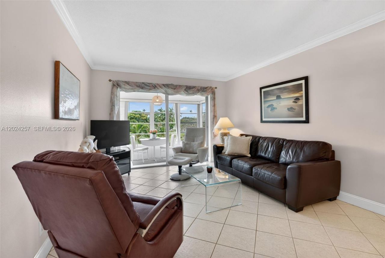 2800 NW 47th Ter , Unit 303B, Lauderdale Lakes, FL 33313 Photo