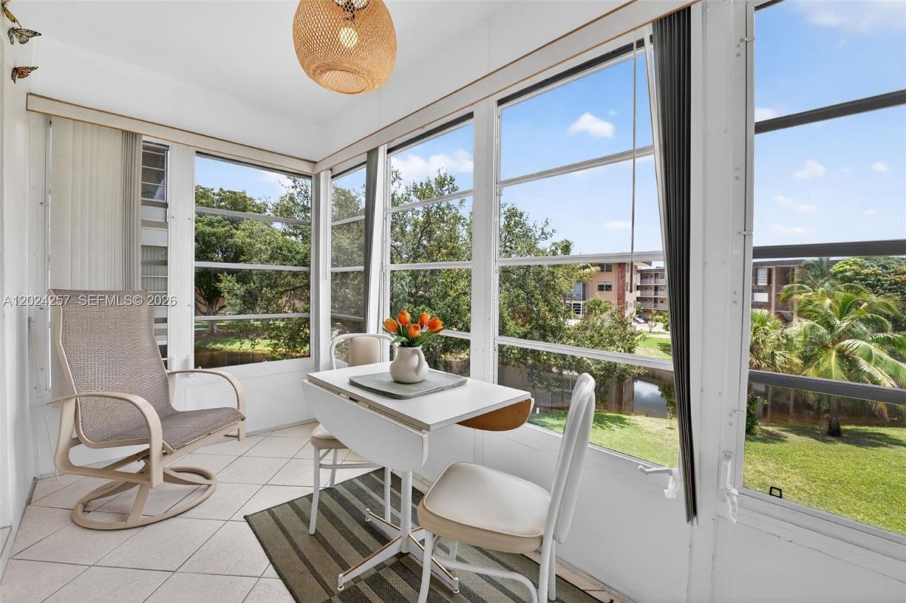 2800 NW 47th Ter , Unit 303B, Lauderdale Lakes, FL 33313 Photo