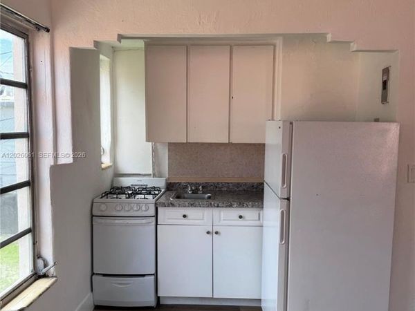825 Alton Road, Unit 8, Miami Beach, FL 33139