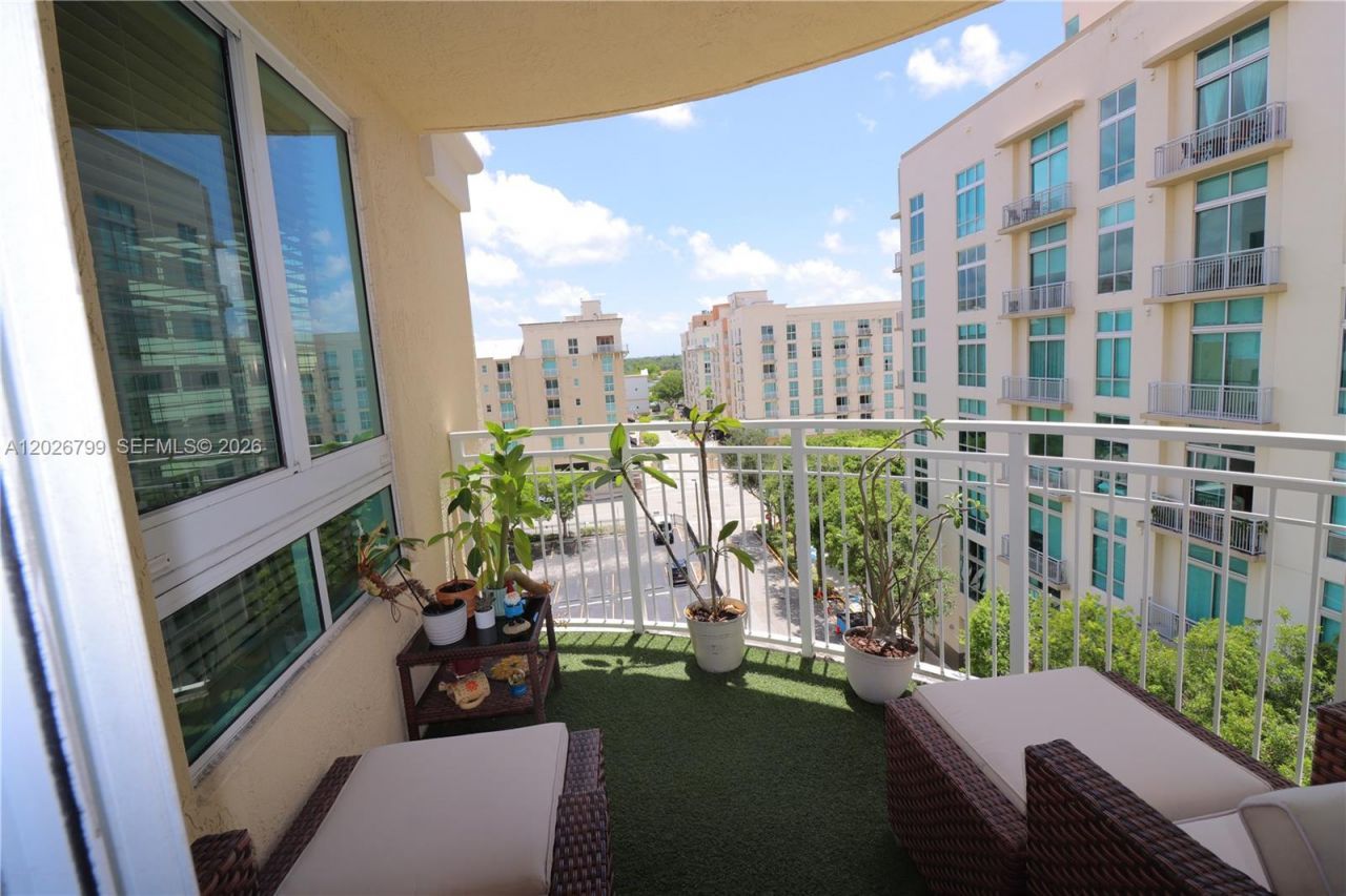 7350 SW 89th St, Unit 701S, Miami, FL 33156 Photo
