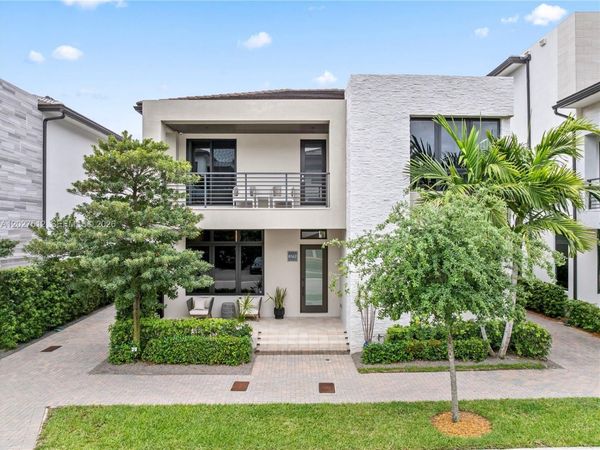 8162 NW 48th Ter , Doral, FL 33166