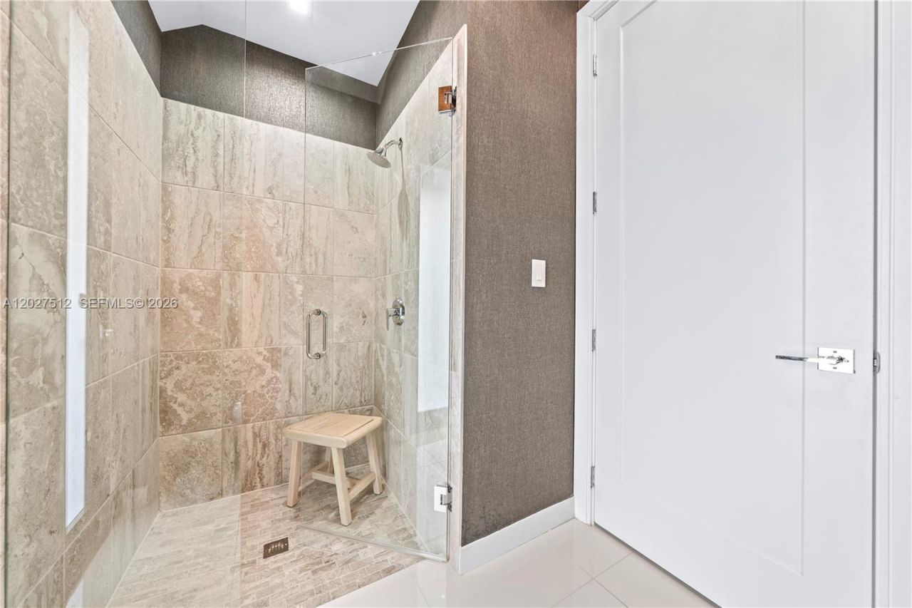 8162 NW 48th Ter , Doral, FL 33166 Photo