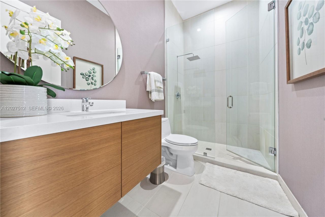 8162 NW 48th Ter , Doral, FL 33166 Photo