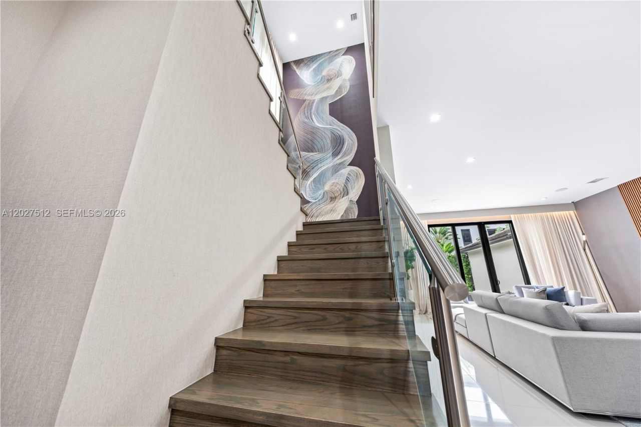 8162 NW 48th Ter , Doral, FL 33166 Photo