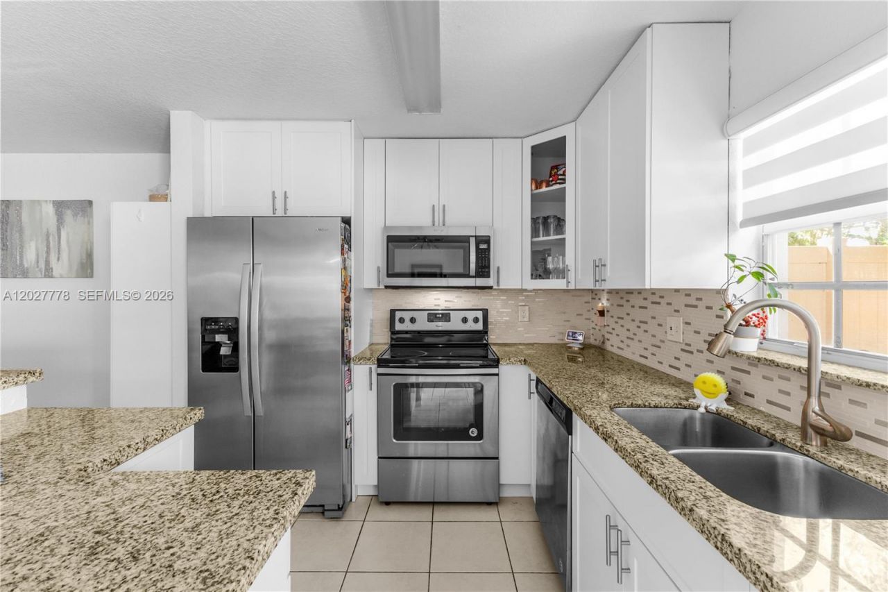 2420 SW 87th Way , Miramar, FL 33025 Photo
