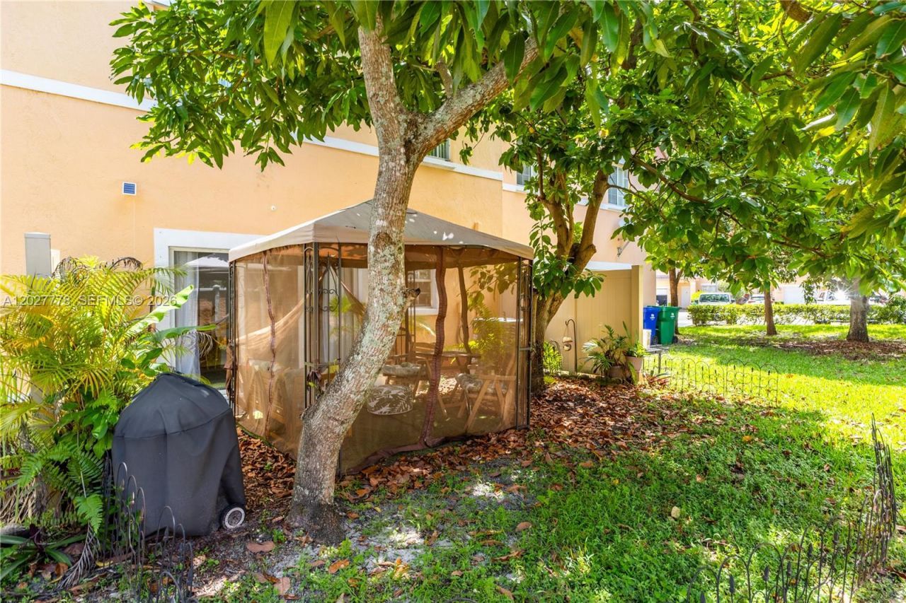 2420 SW 87th Way , Miramar, FL 33025 Photo