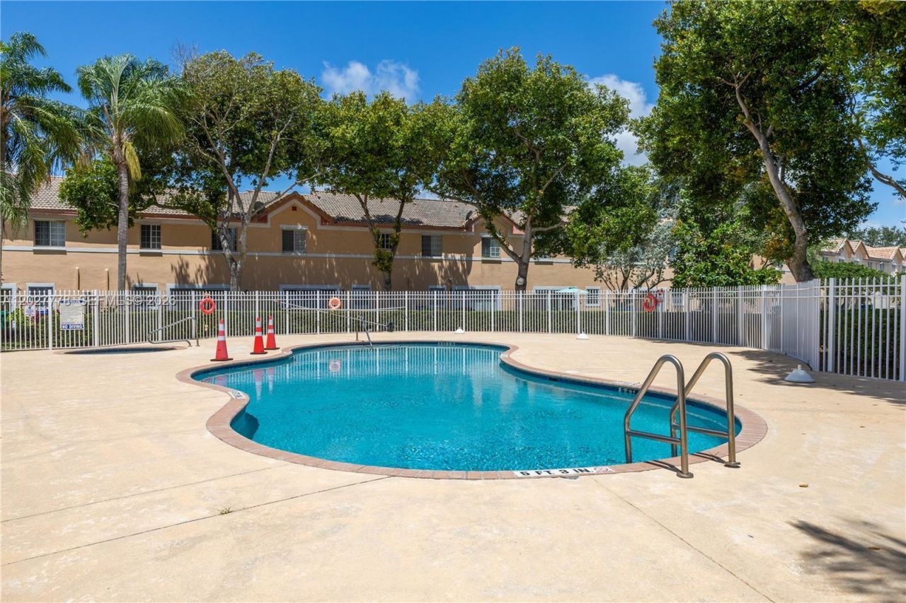 2420 SW 87th Way , Miramar, FL 33025 Photo