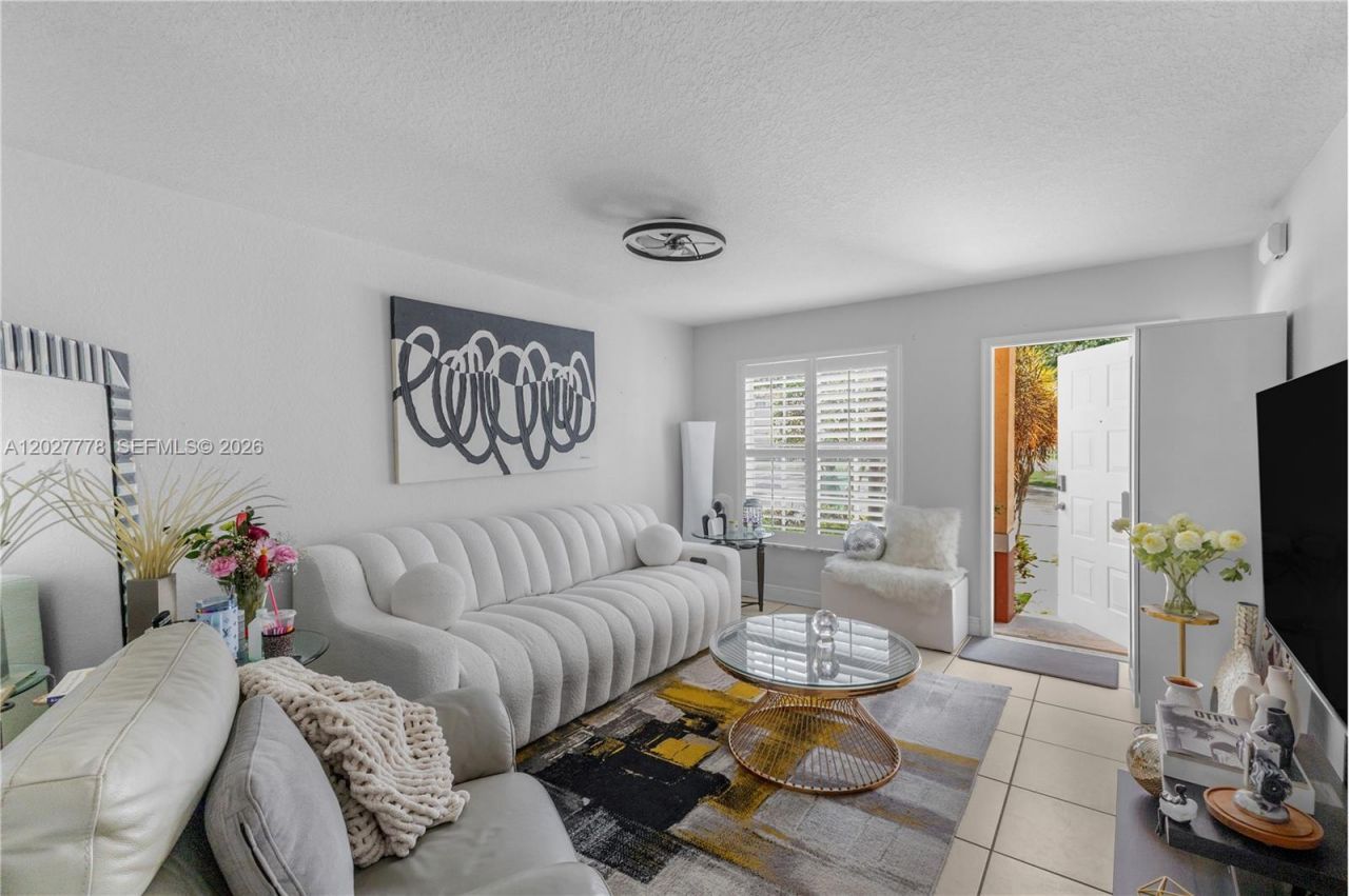 2420 SW 87th Way , Miramar, FL 33025 Photo
