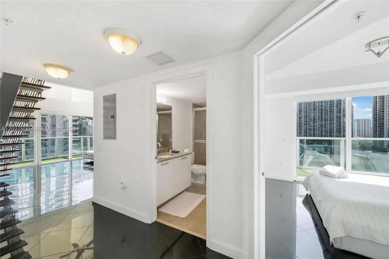 41 SE 5th St, Unit 1116, Miami, FL 33131 Photo