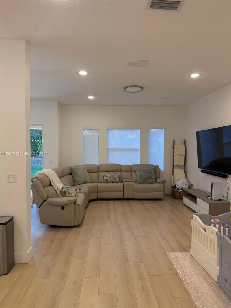 6024 NW 118th Dr , Coral Springs, FL 33076 Photo