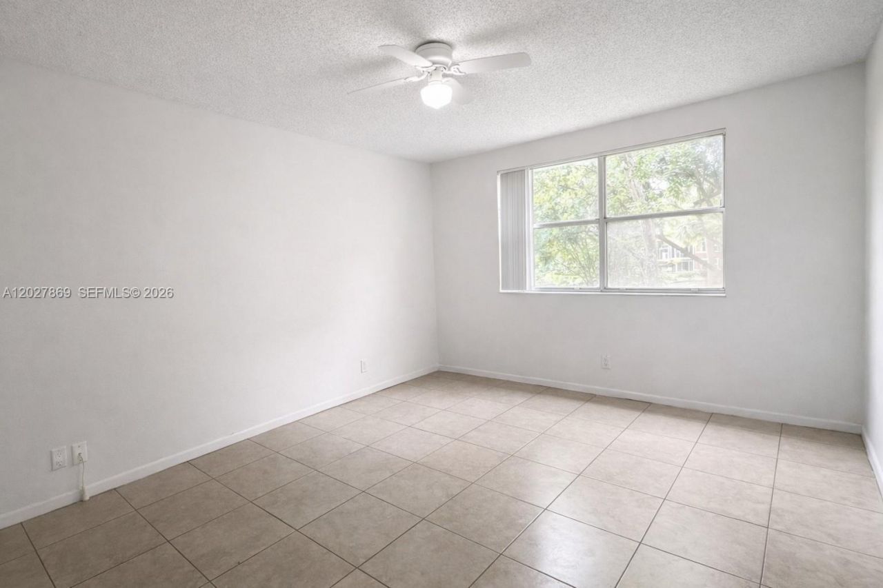 8761 Wiles Rd, Unit 206, Coral Springs, FL 33067 Photo