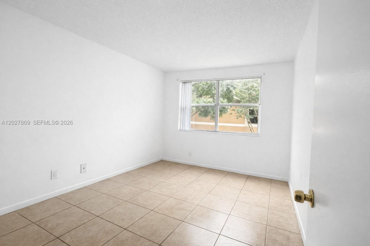 8761 Wiles Rd, Unit 206, Coral Springs, FL 33067 Photo
