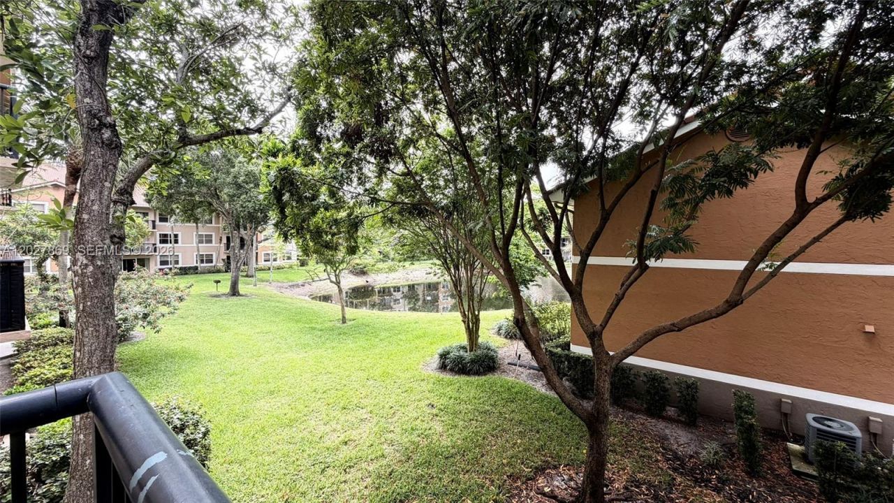 8761 Wiles Rd, Unit 206, Coral Springs, FL 33067 Photo