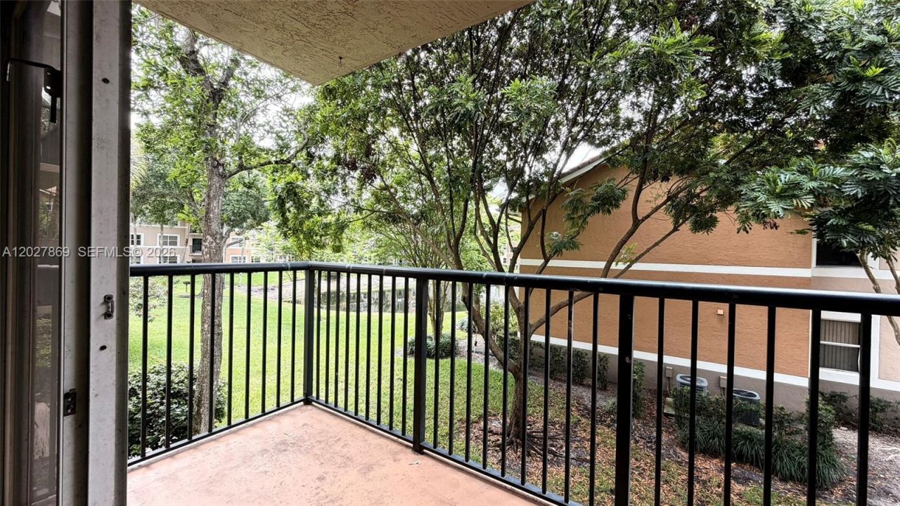 8761 Wiles Rd, Unit 206, Coral Springs, FL 33067 Photo