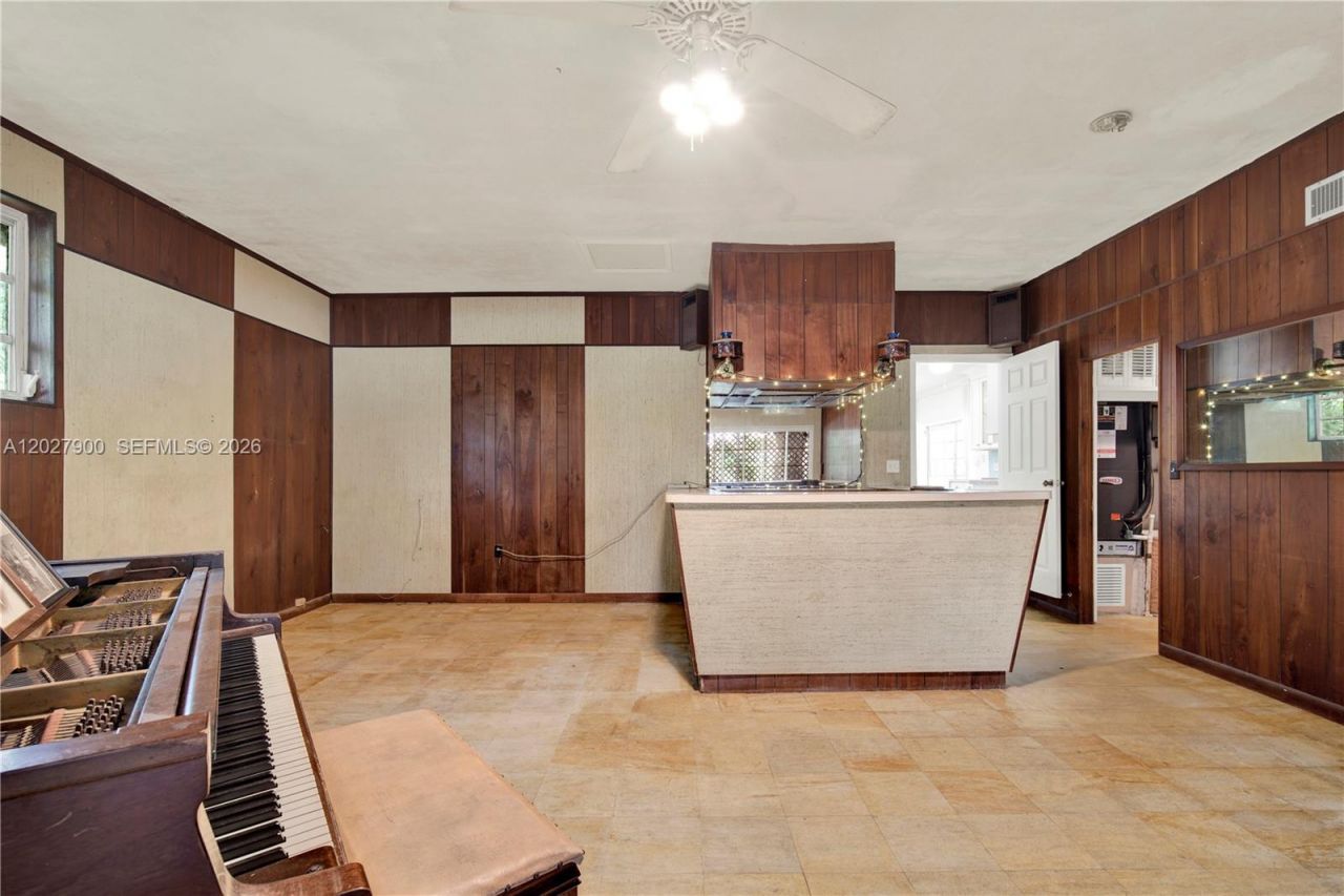 6980 SW 104th St, Pinecrest, FL 33156 Photo
