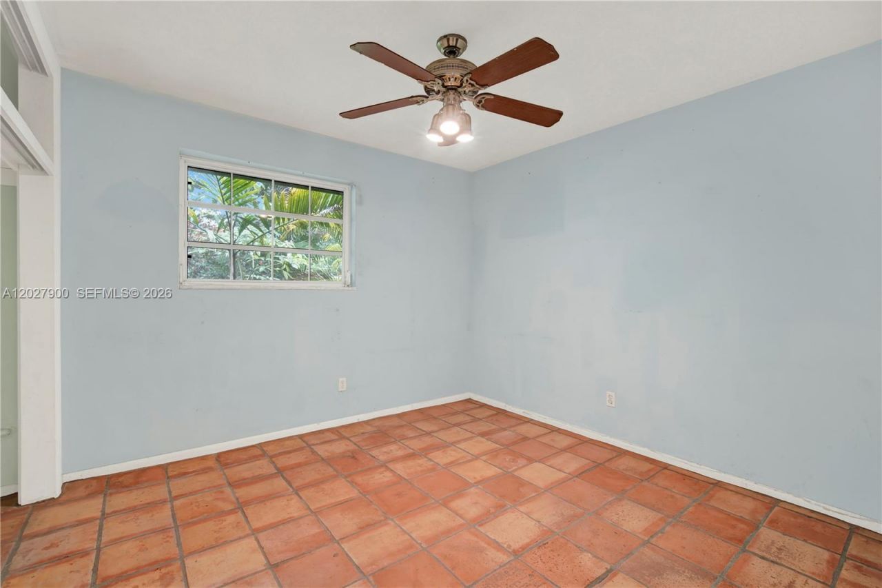 6980 SW 104th St, Pinecrest, FL 33156 Photo